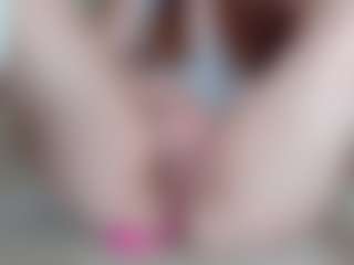 Live cam show with EllaSwert - Smoking on xxxlivecams.org