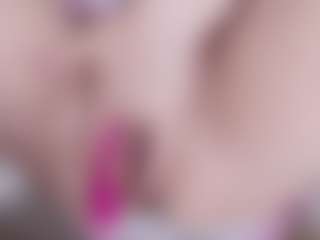 EllaSwert's Live Sex Cam Show