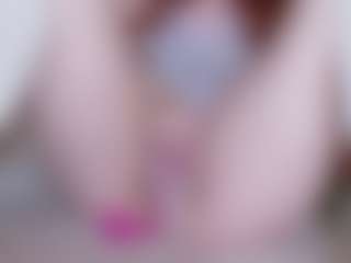 Live cam show with EllaSwert - Average on SpankPalCams