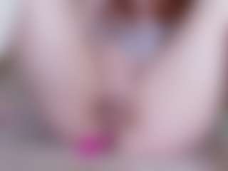 EllaSwert's Live Sex Cam Show
