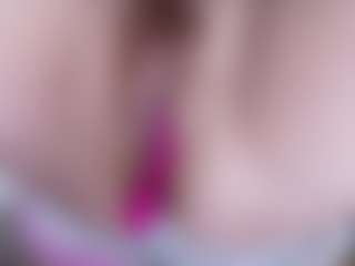 Live cam show with EllaSwert - Tease Mature on madthumbs