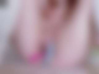 Live cam show with EllaSwert - Smoking on live.xheat.ai