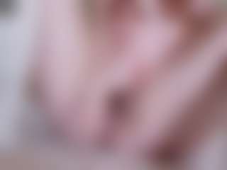 Live cam show with EllaSwert - Teen (18+) on live.xbliss.ai