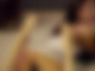Live cam show with SeniseMorel - Small Tits on Hubzter Live