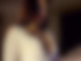 Live cam show with SeniseMorel - Blowjob on livesuperchat.net