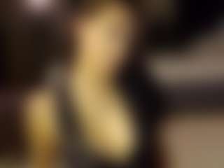 Live cam show with SeniseMorel - Shaved Pussy on sexytreat.net