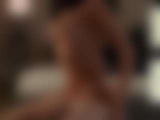 Live cam show with SeniseMorel - Bikini on StripNow