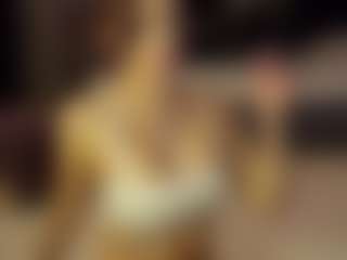 Live cam show with SeniseMorel - Control on SquirtSoMuch