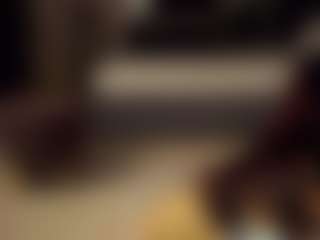 Live cam show with SeniseMorel - Tease on CamClone