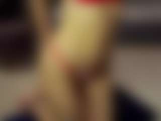 Live cam show with SeniseMorel - Dildo on CamClone