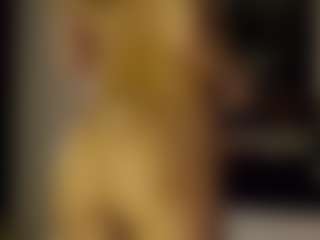 Live cam show with SeniseMorel - Strip on Camsoda
