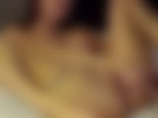 Live cam show with SeniseMorel - Fingers on Camsoda