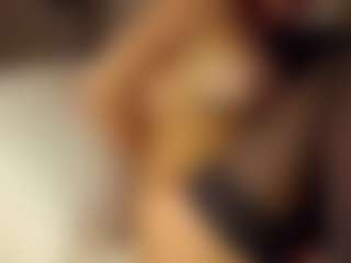 Live cam show with SeniseMorel - Flashing on Strip Flash - Live Sex Shows