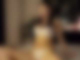 Live cam show with SeniseMorel - Nipple Play on Camsoda
