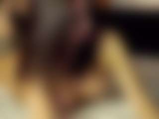 Live cam show with SeniseMorel - Tongue on Camsoda