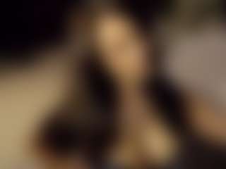 Live cam show with SeniseMorel - Bikini on CamwithHer