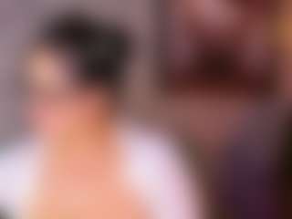 Live cam show with sarawolff - Spank Big Tits on livesuperchat.net