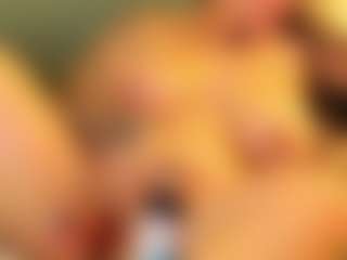 Live cam show with sarawolff - Brown Eyes on Milfs Live