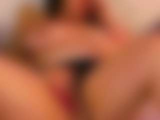 Live cam show with sarawolff - Worship on Cam Slut