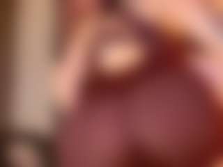 Live cam show with sarawolff - Amateur Curvy on PervPlay.com
