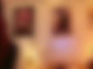 Live cam show with sarawolff - Cum Curvy on intimatelivegirls.com