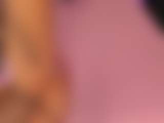 Live cam show with Noa - Petite on Camsoda