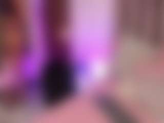 Live cam show with Noa - Amateur on Milfs Live