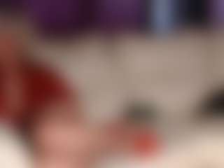 SquirtyMommy MILF webcam performer live streaming