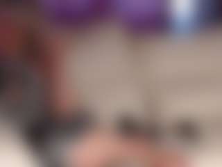 SquirtyMommy's Live Sex Cam Show
