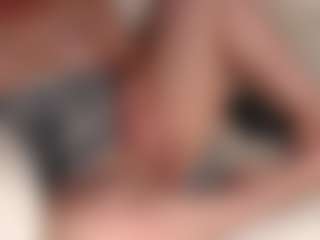 SquirtyMommy's Live Sex Cam Show
