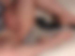 SquirtyMommy's Live Sex Cam Show