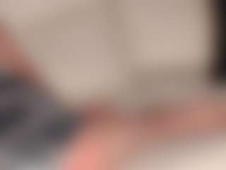 SquirtyMommy's Live Sex Cam Show