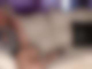 SquirtyMommy's Live Sex Cam Show
