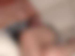 SquirtyMommy's Live Sex Cam Show