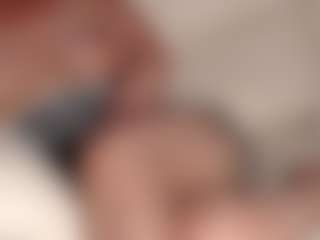 SquirtyMommy's Live Sex Cam Show