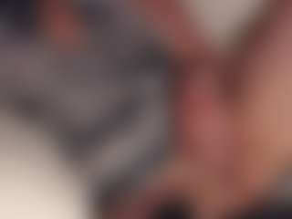 SquirtyMommy's Live Sex Cam Show
