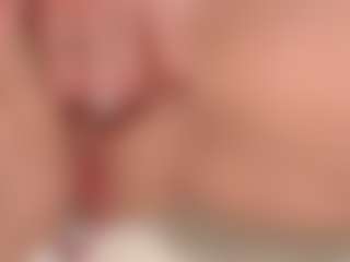 SquirtyMommy's Live Sex Cam Show