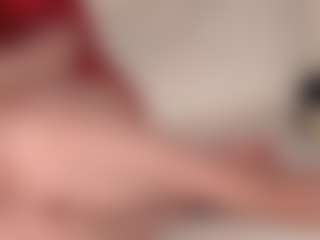 Live cam show with SquirtyMommy - Granny MILF on Hubzter Live