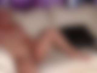 SquirtyMommy's Live Sex Cam Show