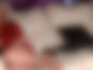 SquirtyMommy's Live Sex Cam Show