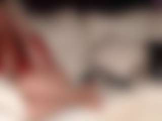 SquirtyMommy's Live Sex Cam Show