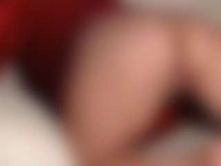 SquirtyMommy MILF webcam performer live streaming