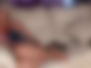 Live cam show with SquirtyMommy - Mature on CamwithHer
