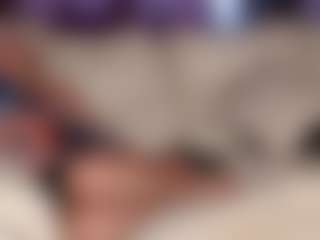 SquirtyMommy's Live Sex Cam Show