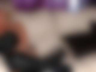 SquirtyMommy's Live Sex Cam Show