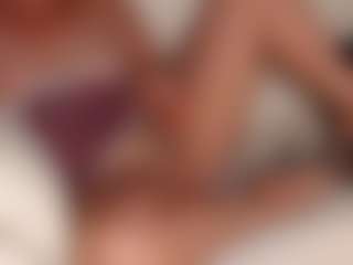 SquirtyMommy's Live Sex Cam Show