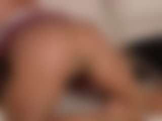 SquirtyMommy MILF webcam performer live streaming