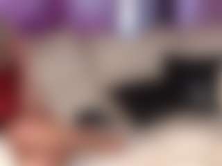 SquirtyMommy's Live Sex Cam Show