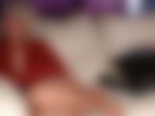 Live cam show with SquirtyMommy - Granny on madthumbs