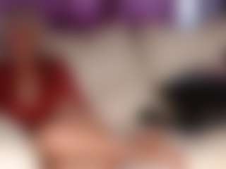 SquirtyMommy's Live Sex Cam Show
